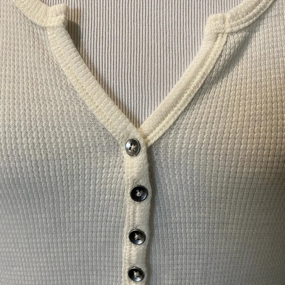 AMERICAN EAGLE Sleeveless Henley, Size Small - Picture 2 of 4